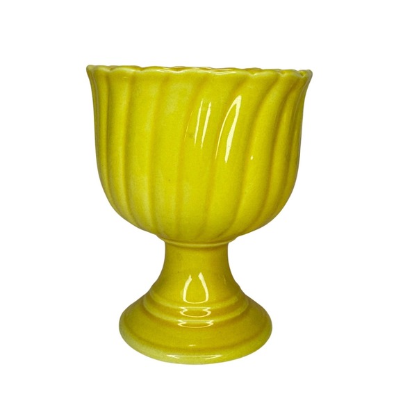 Vintage Yellow Ceramic Pedestal Vase Tulip Ribbed Design Decor‎ - Picture 1 of 4